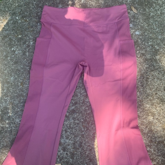 Zuda Move Cropped Pants with Pockets Mellow Mauze Color - Picture 4 of 5